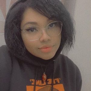 Meet your Posher, Joyce